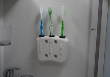 Zahnbürstenhalter mit Namen